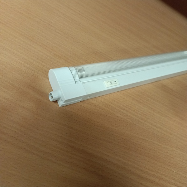 Люминесцентный светильник без кабеля Foton T5 мощностью 21 Ватт холодного дневного света