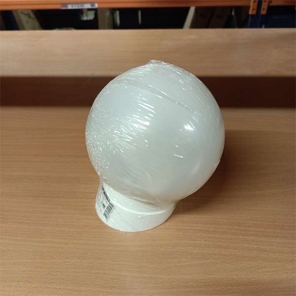 Декоративный накладной осветительный прибор ТДМ наклонного типа, для лампы с цоколем E27 максимальной мощностью 60 Ватт