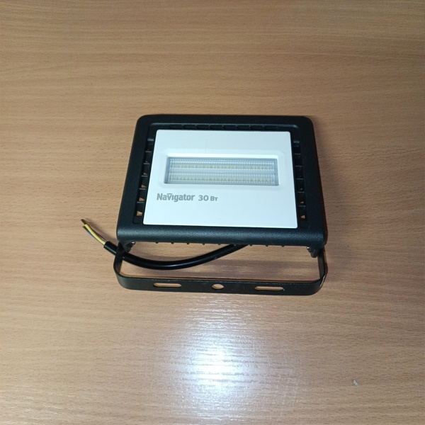 Влагозащищенный LED прожектор Навигатор, мощностью 30 Ватт, холодный дневной свет