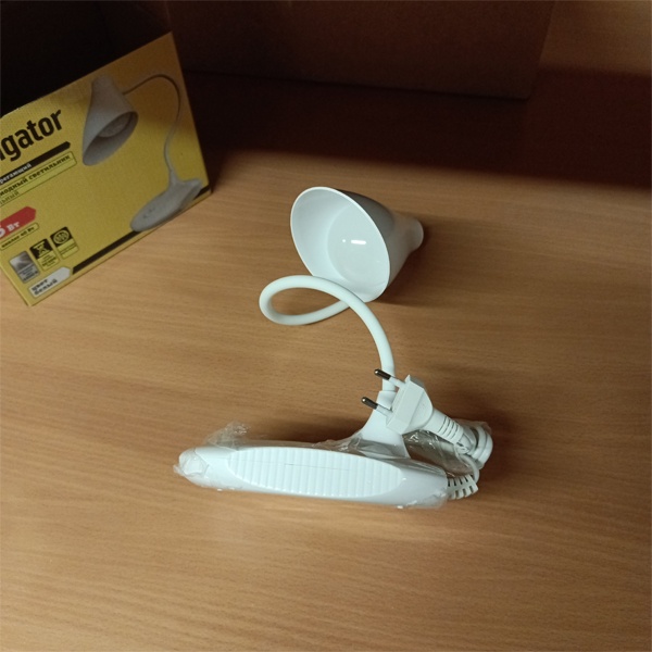 Светодиодный настольный энергосберегающий светильник Navigator мощностью 5 Ватт, нейтральный белый свет, белый корпус