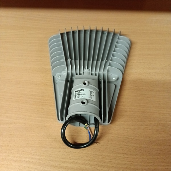 Светодиодный светильник для дорожного и уличного освещения Навигатор мощностью 40 Ватт, дневной свет