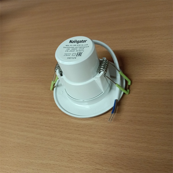 Встраиваемый светильник Навигатор направленного света мощностью 5 Ватт, теплый белый свет, цвет корпуса серебро