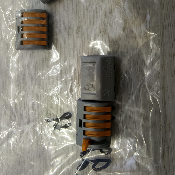 Пружинный клеммник WAGO 222 до 32 Ампер для пяти медных проводов