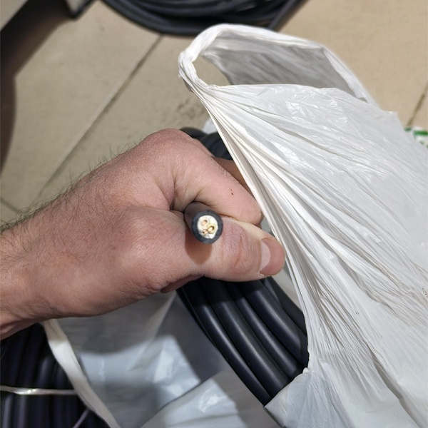 Электрический кабель ВВГ нг А LS 0,66 кВ негорючий с 3-мя медными жилами 1,5 мм2 ож (одножильные) в ПВХ изоляции