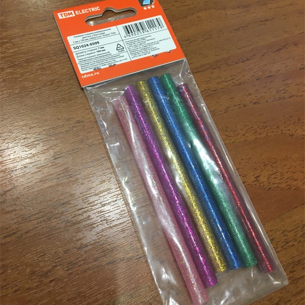 Стержни диаметром 11 мм, длиной 100 мм, белого цвета, для клеевого пистолета