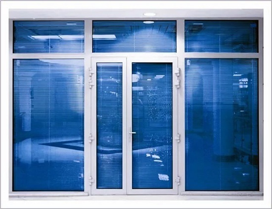 Изготовление алюминиевых дверей