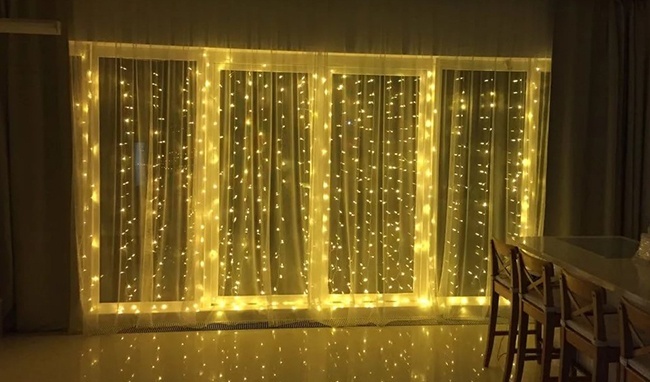 Гирлянда-дождь и занавес