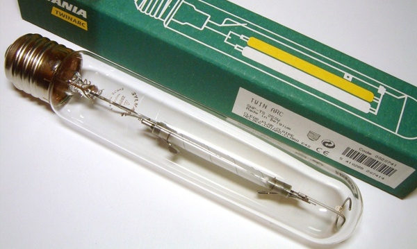 Лампы натриевые с двумя горелками с цоколем E27 и E40