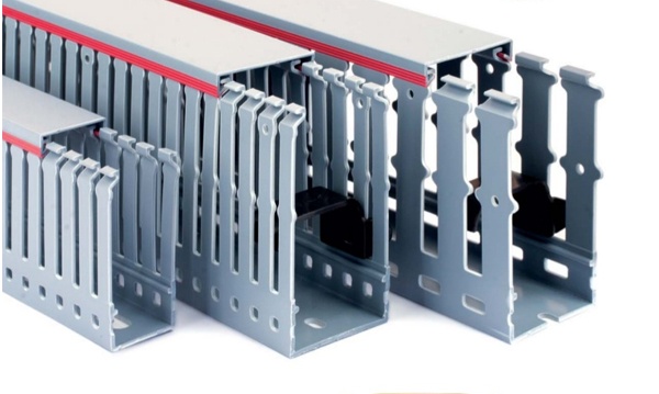 Перфорированный кабель-канал серии «Quadro RL75» DKC