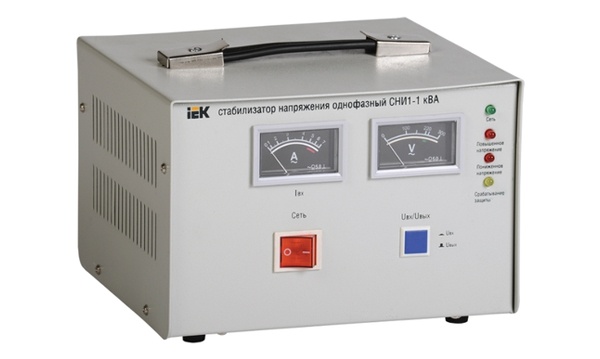 Стабилизаторы напряжения электромеханические 160-250/280-430В IEK