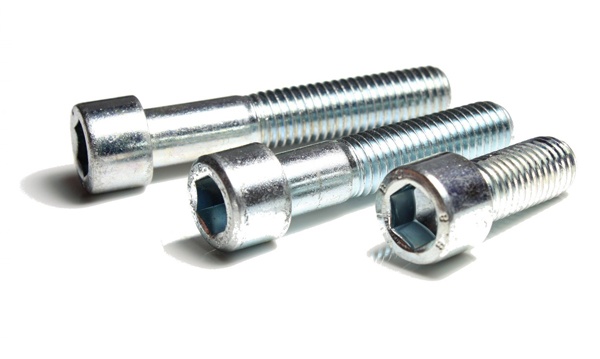 Болты под шестигранник внутренний DIN912