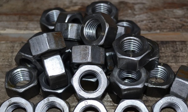 Гайки шестигранные DIN934