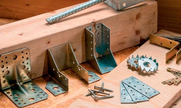 Уголки крепежные перфорированные