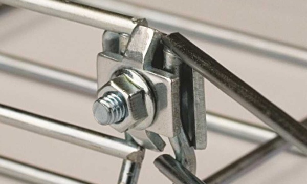 Крепеж для проволочного лотка ДКС F5