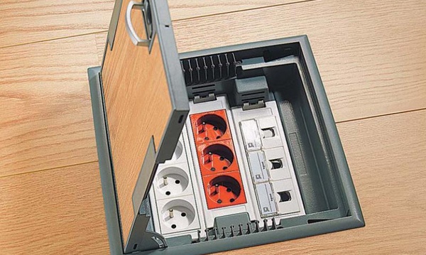 Универсальные напольные лючки Legrand