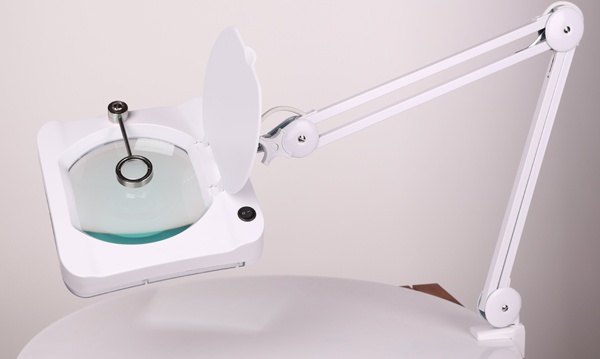 Лампа лупа с подсветкой