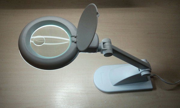 Лупы настольные с подсветкой