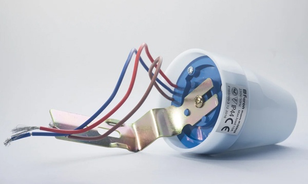 Фотореле (датчик день-ночь)