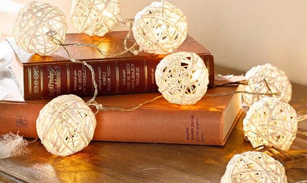 Интерьерные декоративные гирлянды, свечи, лампы, светильники, проекторы