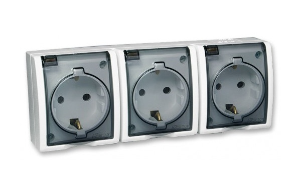 Розетки и выключатели Simon 15 Aqua IP54 белый