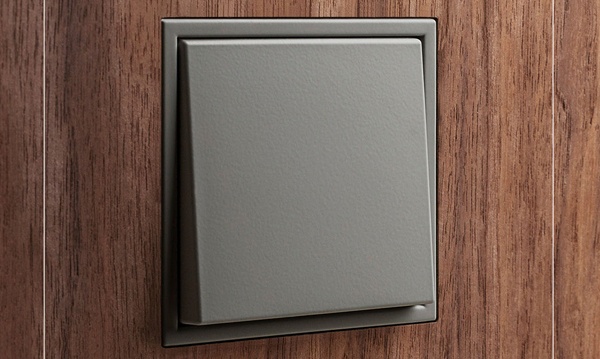 Накладки и рамки ЭУИ Jung (Юнг) серия LS