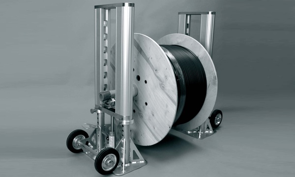 Устройства для размотки кабеля с бухт и барабанов