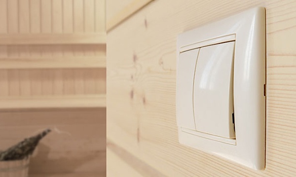 Рамки Legrand Valena Classic под белые механизмы