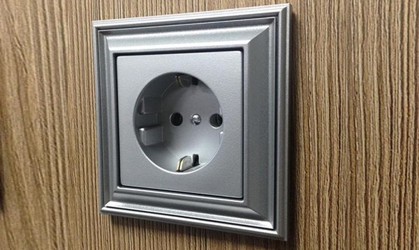 Розетки электрические 220В серии AS Jung