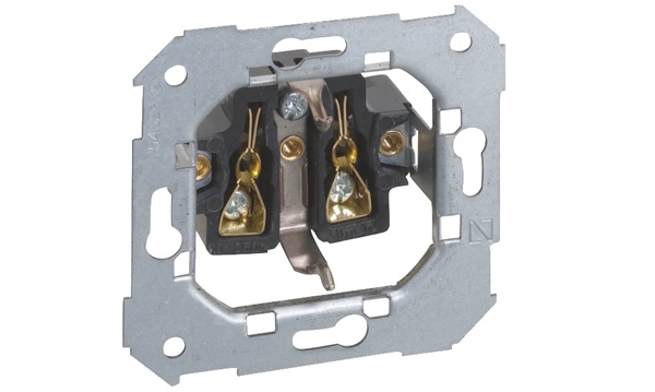 Розетки электрические 220В Simon 82