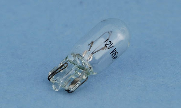 Автомобильные лампы с цоколем W2.1x9.5d 12V