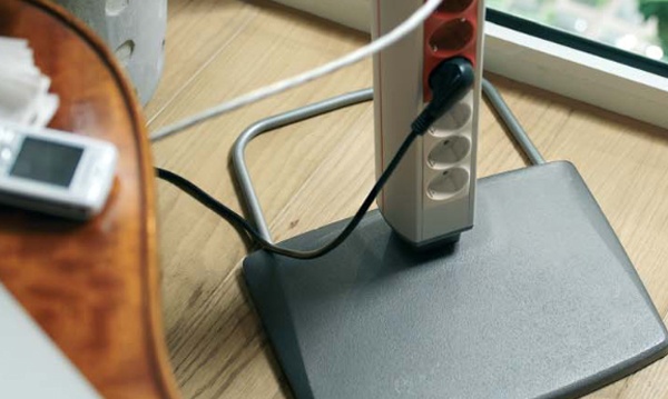 Свободностоящие сервисные стойки OptiLine 45 Schneider Electric