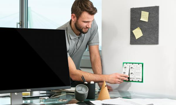 Розеточные блоки для монтажа в стену/на стену Schneider Electric US+