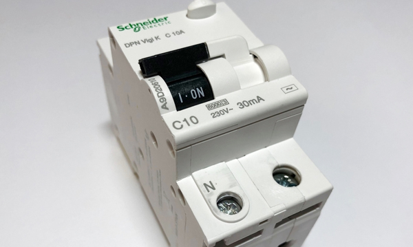 Дифференциальные автоматы Schneider Electric АВДТ