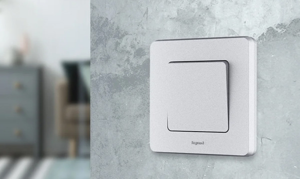 Механизмы и рамки Inspiria Legrand алюминий