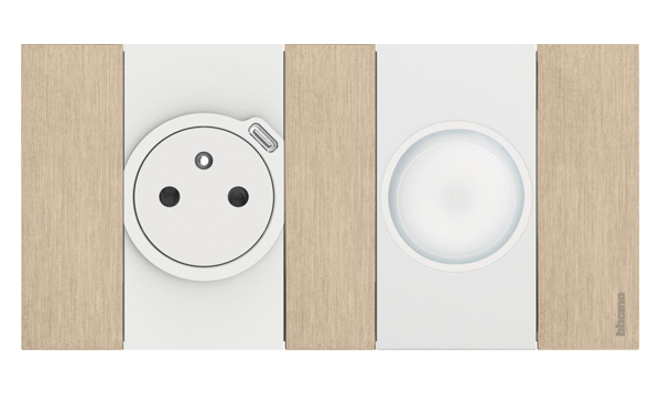 Лицевые панели выключателей Living Now Bticino белый