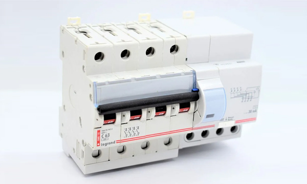 Дифавтоматы, автоматические выключатели дифференциального тока, АВДТ Legrand